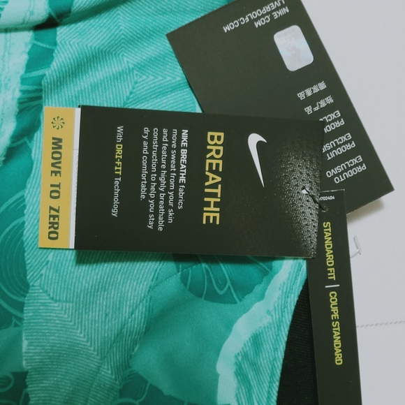 Liverpool jersey - Picture 7 of 8